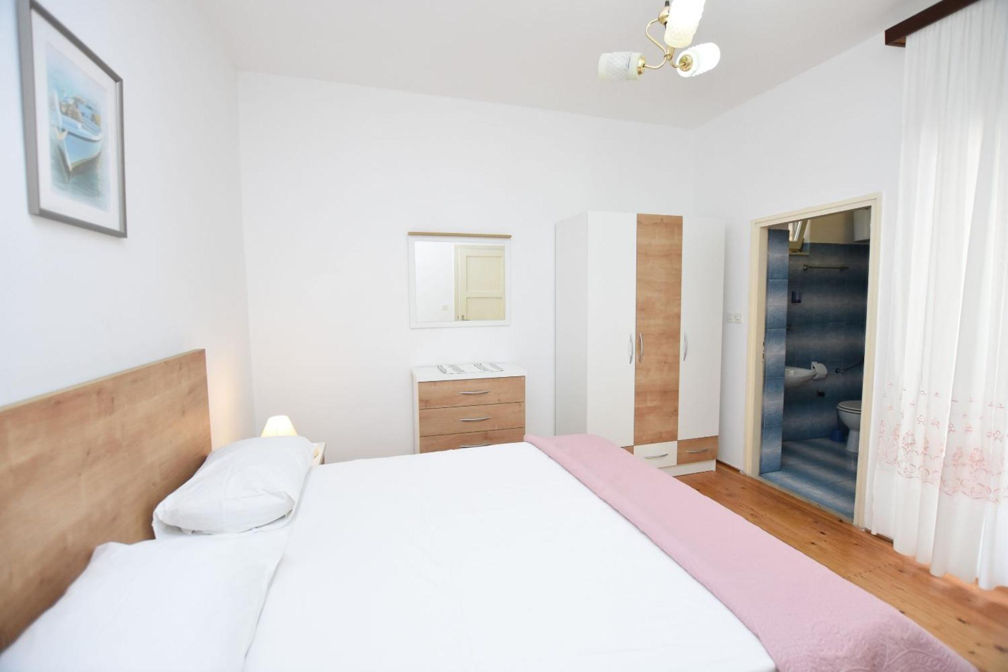 Apartments And Rooms Jakov Primošten Quarto foto
