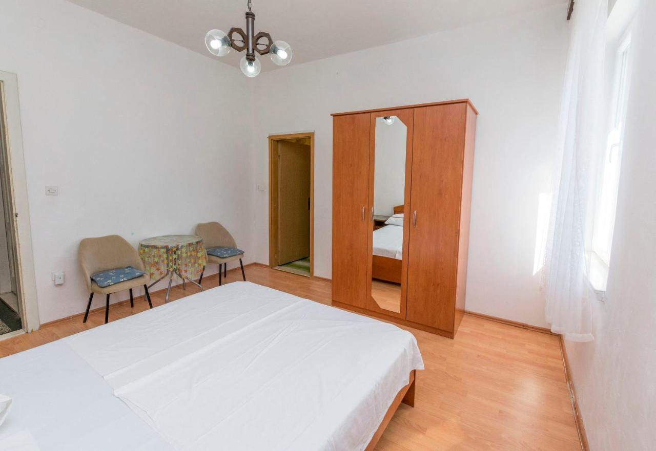 Apartments And Rooms Jakov Primošten Exterior foto